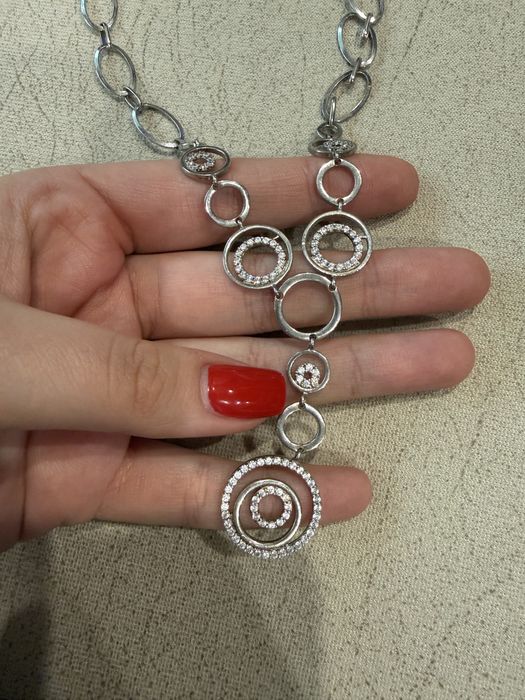 Елегантно сребърно колие