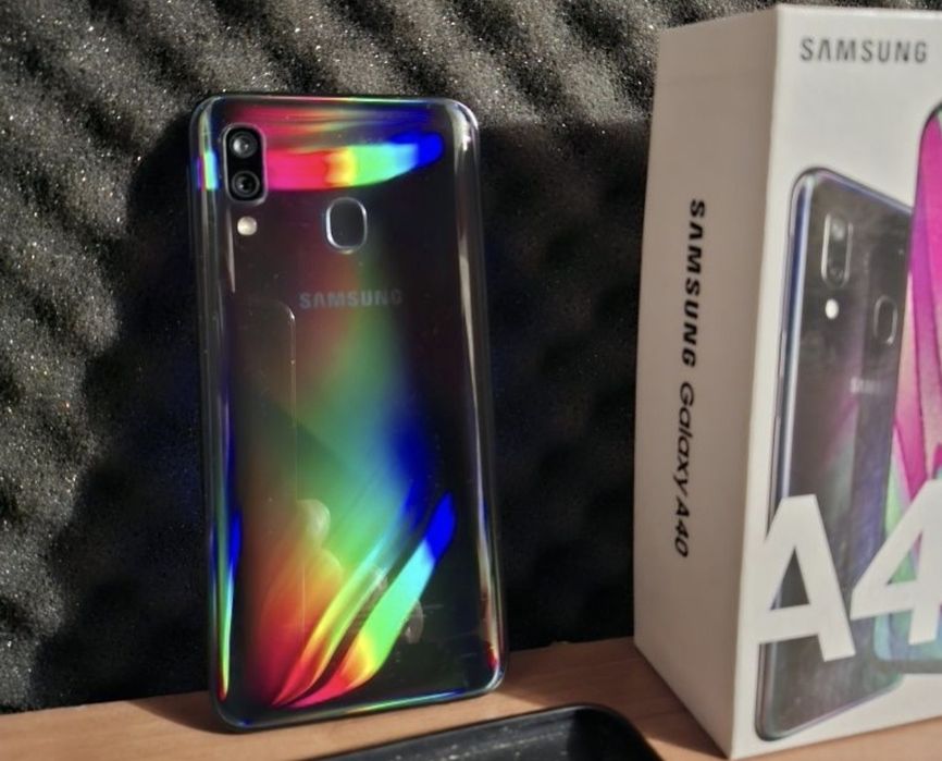 Samsung a40 64gb 4gb ram