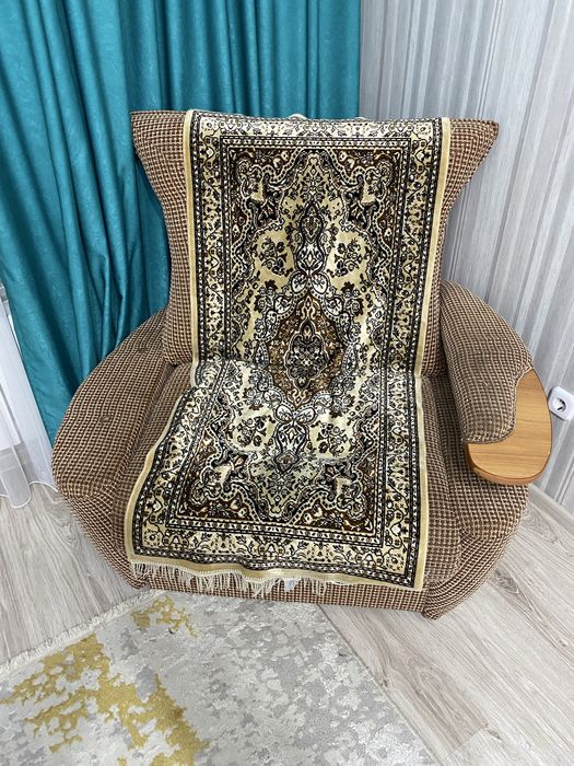 Продам диван и кресло  б/у