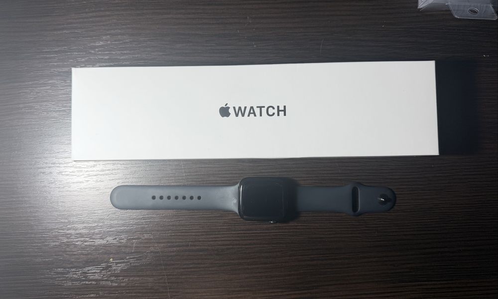 Продам apple watch se 2