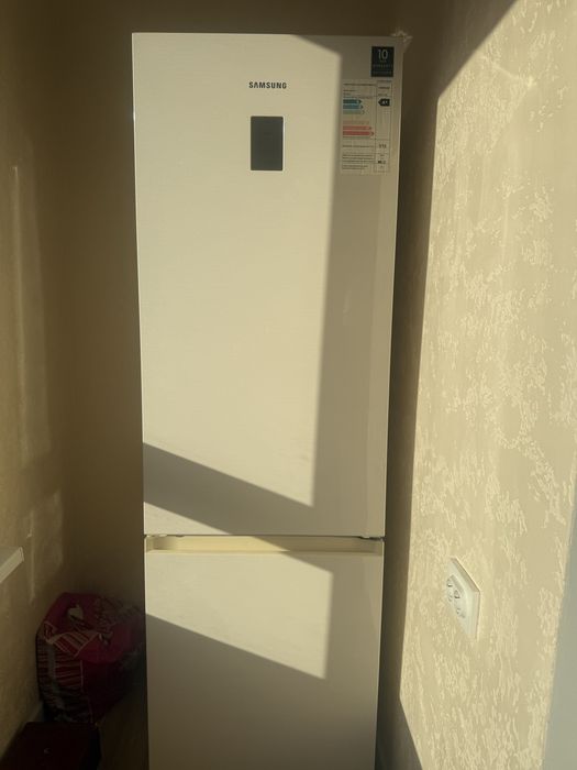 Продам холодильник новый