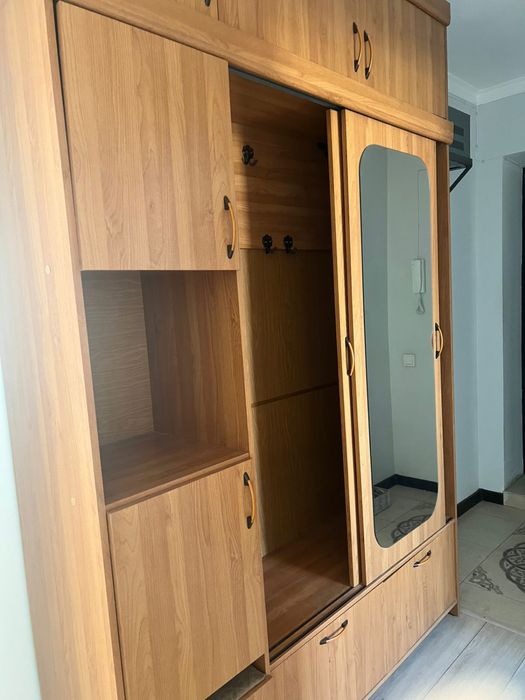 Шкаф для спальни и прихожей