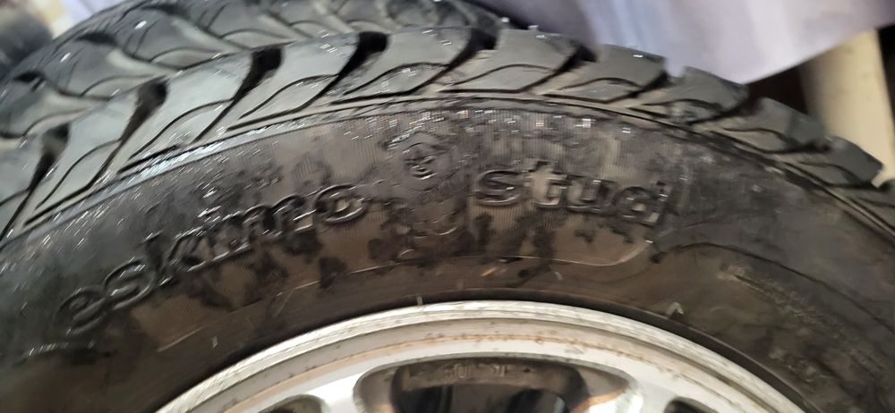 Продам комплект шин на дисках