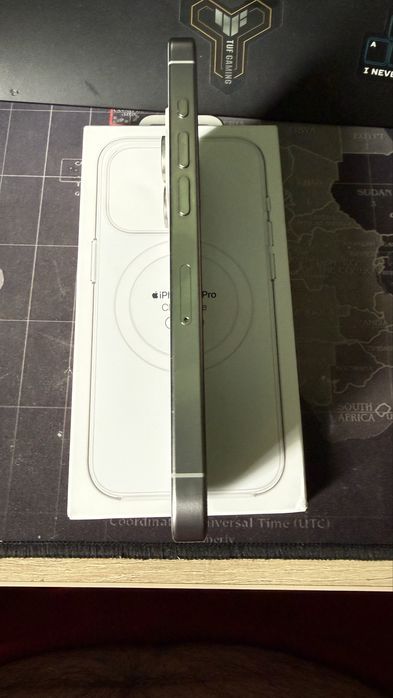 iPhone 15 Pro + huse originale