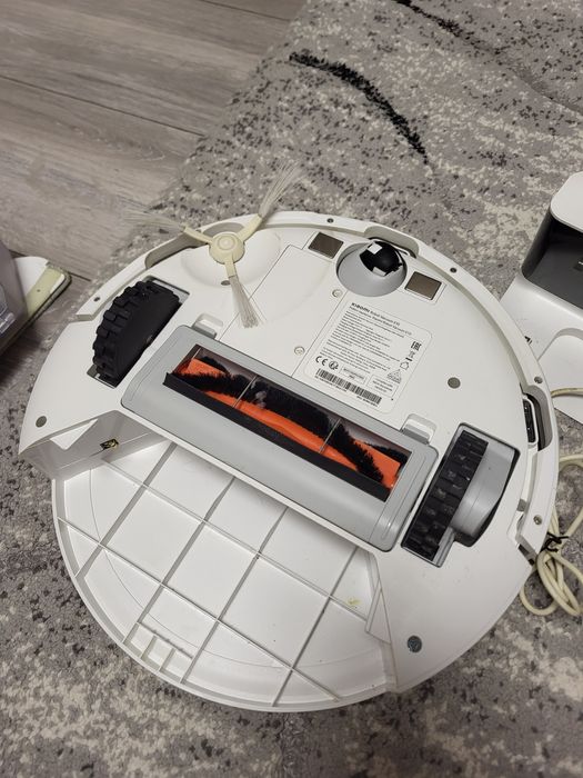 Vând robot de aspirare XIAOMI