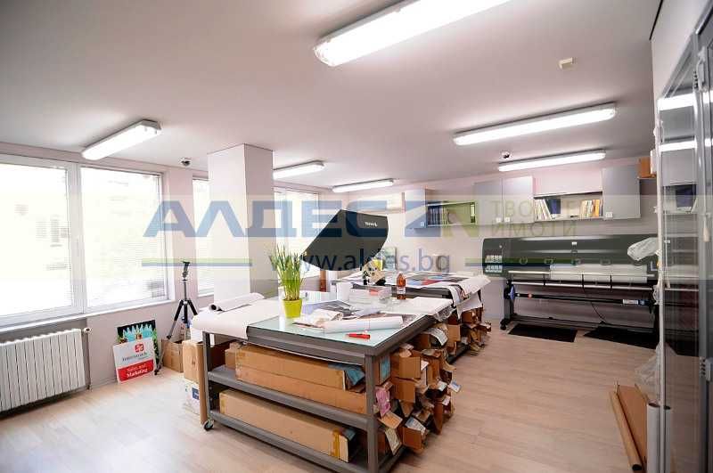 Дава се под наем Офис в София, Борово - 142 кв.м за 1495.83 € - Снимка #9