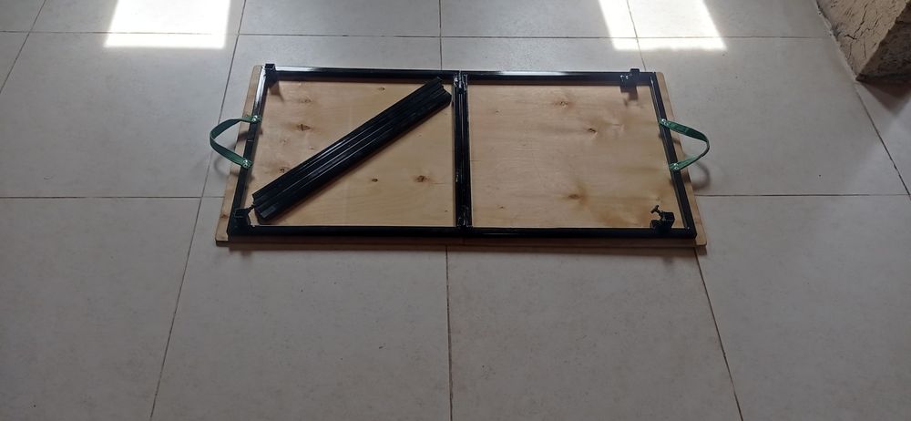 Складной стол и табурет продается