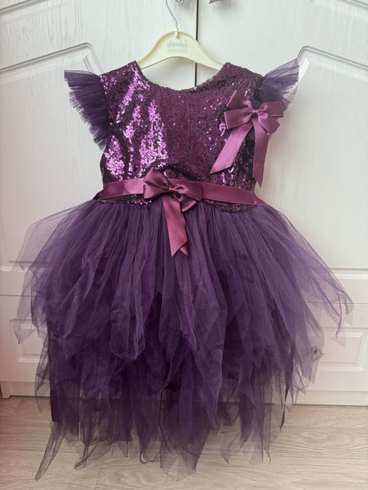 Платье нарядное б/у