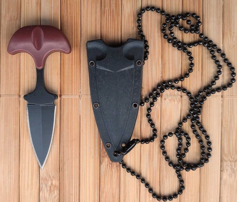 Малко ножче за носене на врата /ударна кама/