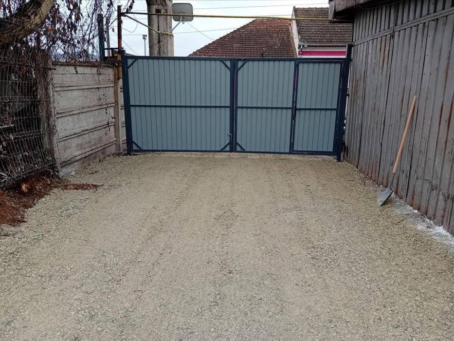 Garaj cu sup.30m2 + curte de 290m2