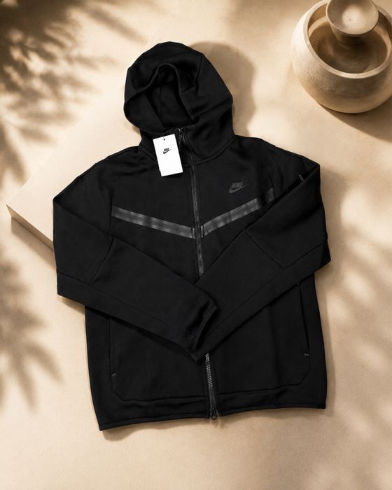 Продам Nike Tech Fleece Black
