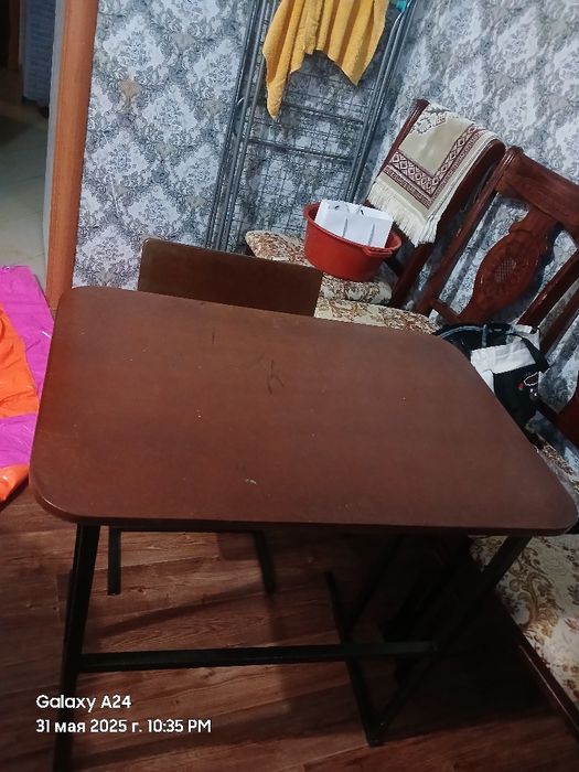 Продам   парту и стул