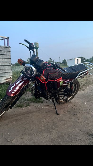 Мотоцикл 200сс на ходу