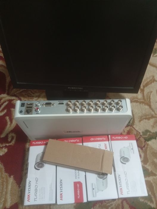 Камера наблюдения 4 камеры комплект камеры видеонаблюдения Hikvision