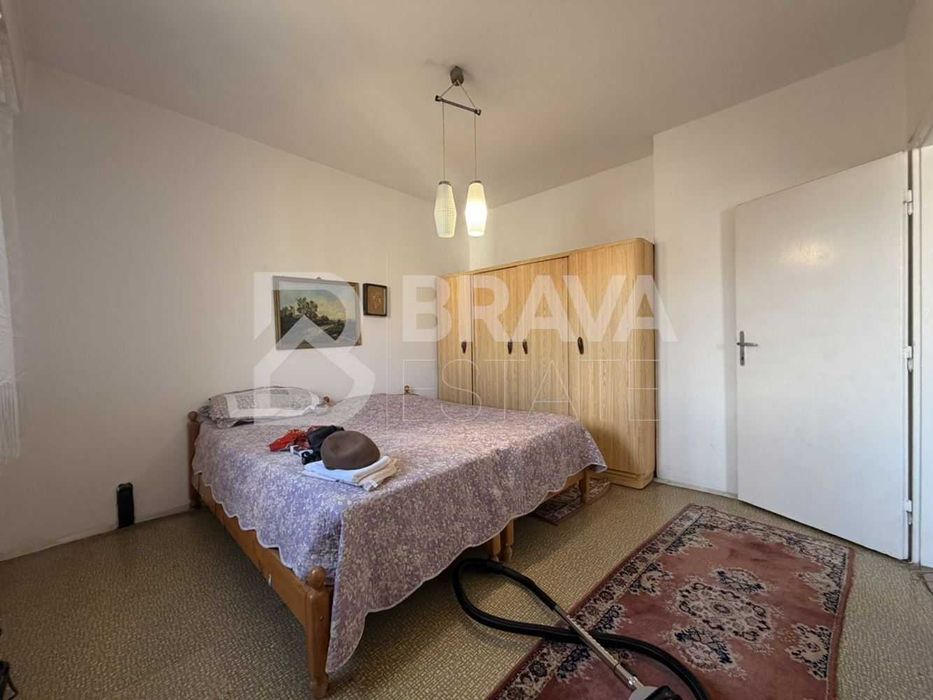 2-ен апартамент ,Панел ,58 кв.м .Кючук Париж до Камела