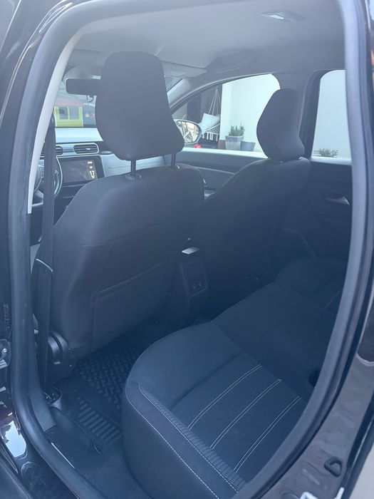 Vând Dacia Duster
