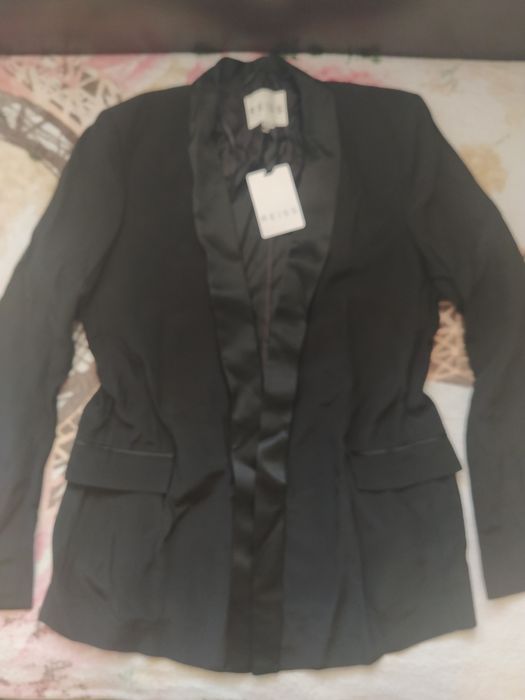Чисто ново дамско сако