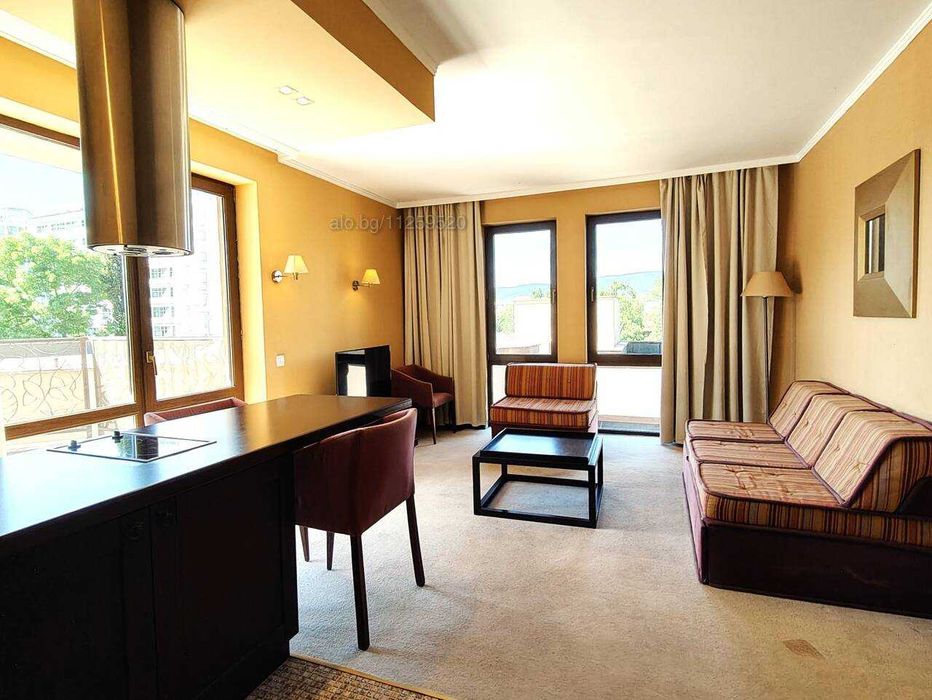 ТОП ЛОКАЦИЯ | Комплекс Royal Beach Barcelo Втора линия с три басейна и голяма тераса
