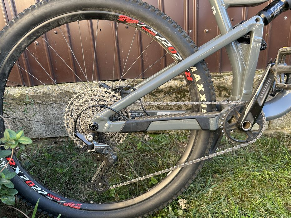 Bicicleta focus thron