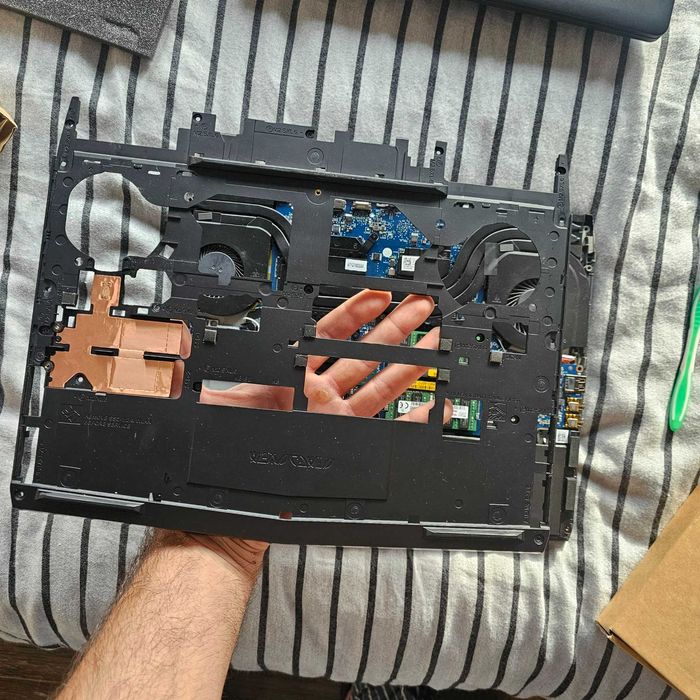 Dell Alienware 13 R3 | i7-7700HQ | 32GB RAM | GTX 1070 батерия 0 цикъл