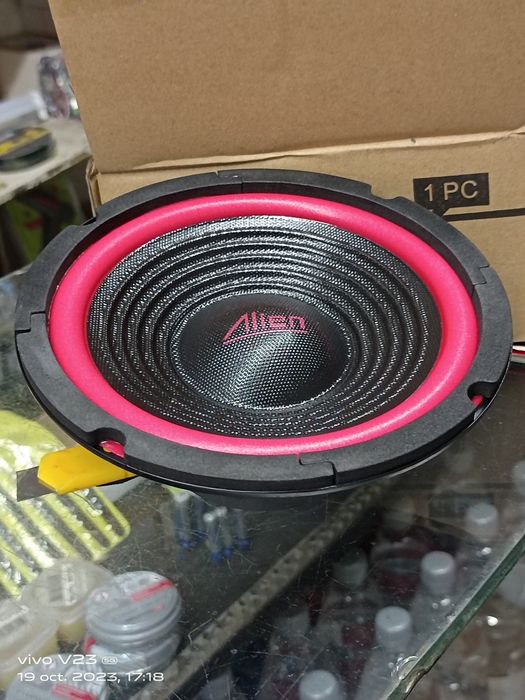 Vând difuzoare cu diametrul de 16.5 cm 6.5inch