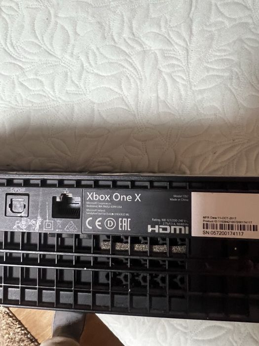 Xbox one x 1tb cu jocuri
