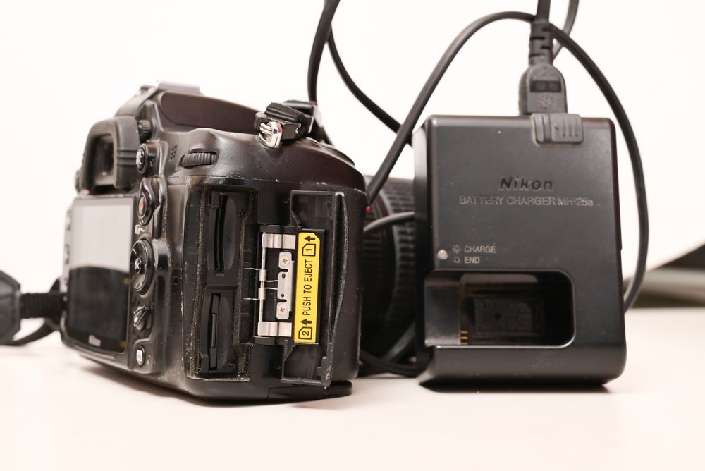 Nikon d7000 + 18-105 vr