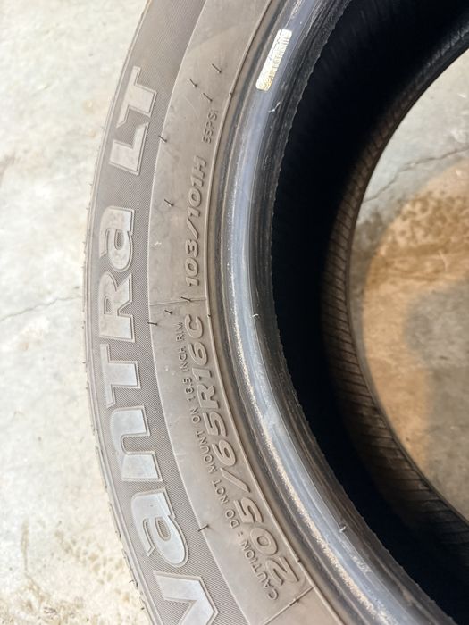 Продавам 4 летни гуми за бус HANKOOK vantra lt 205 65 16 C