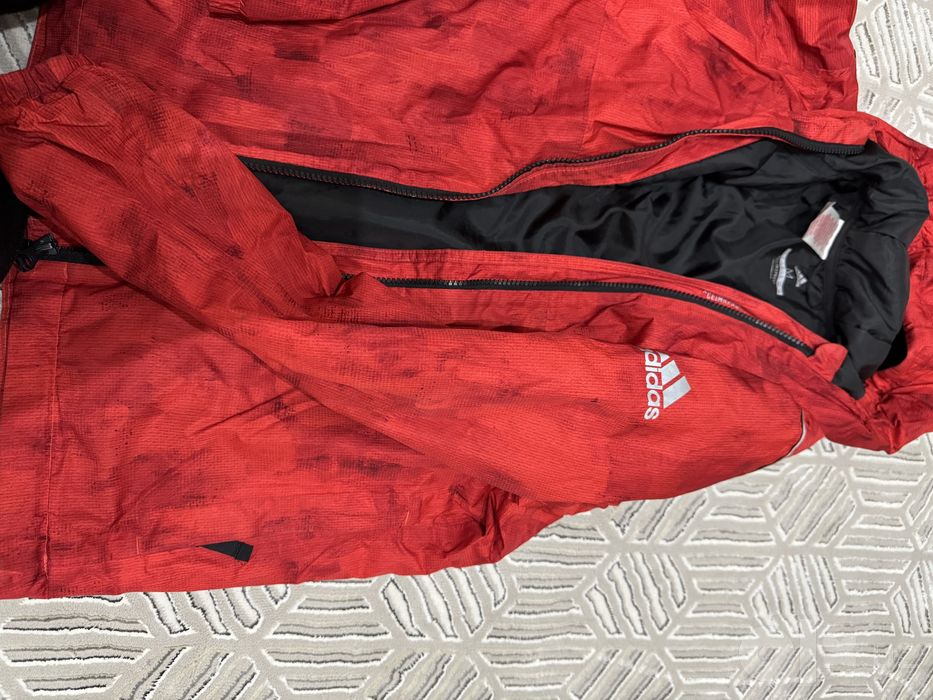 Adidas  почти новый