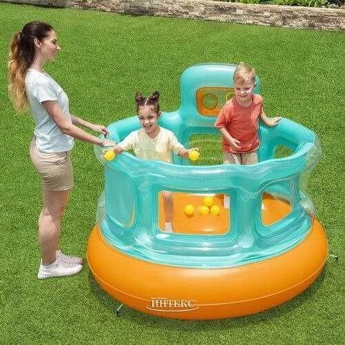 Надувной батут с шариком.