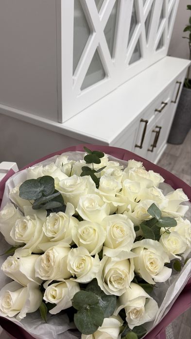 33 роз свежие белые