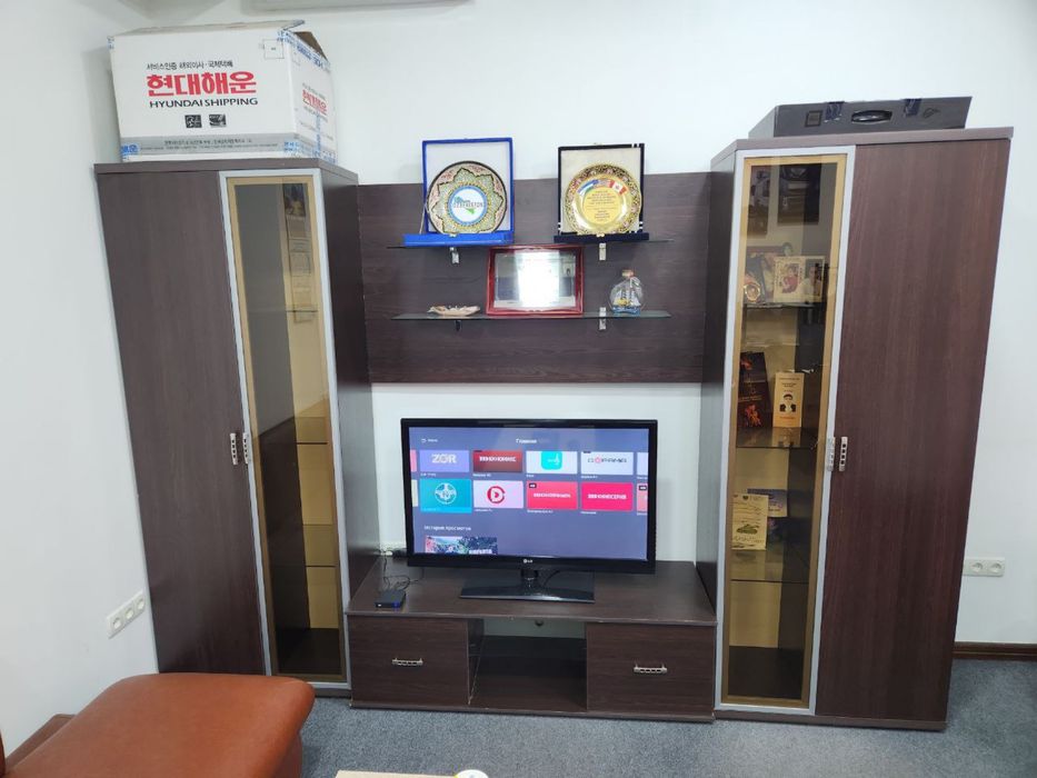 Шкаф с тумба  Продаётся Б/У почти новый 1млн сум