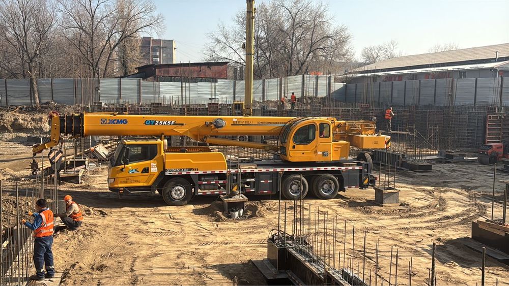 авто кран xcmg 25 тон