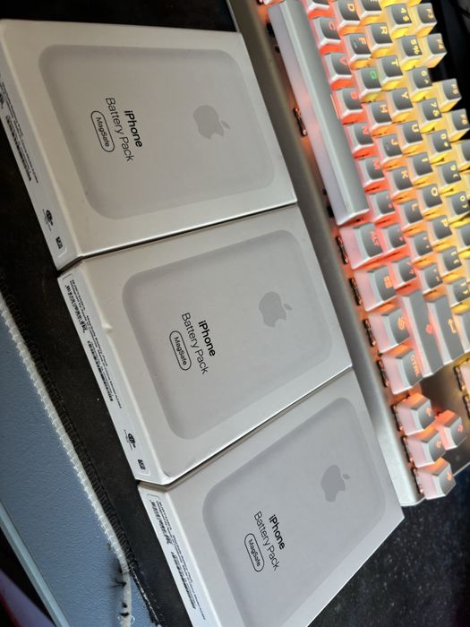 3 baterrii externe apple