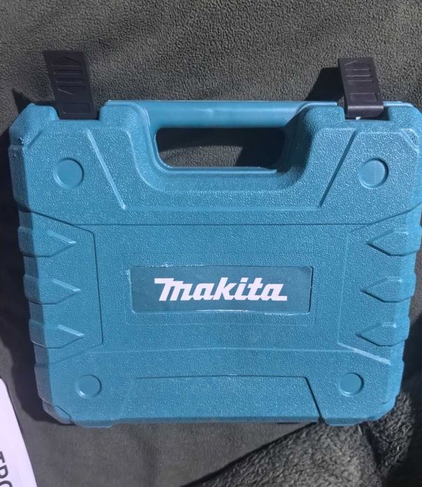 Винтоверт Makita 24 v 6.0 A две батерии