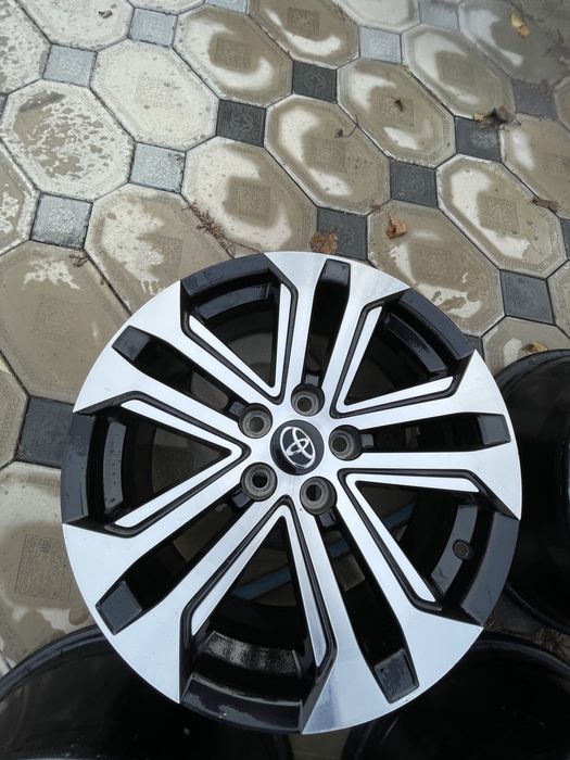 Продам диски R18 5/114.3