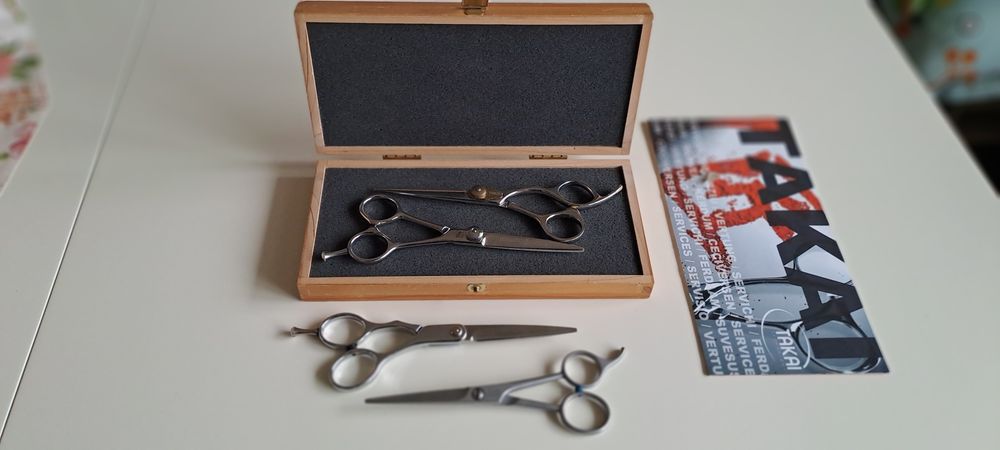 Фризьоски инструменти и оборудване