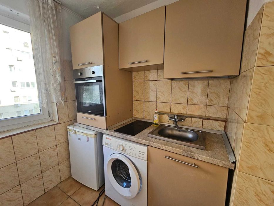 Garsoniera ( metrou Lujerului 400 m )