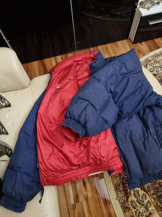 Geacă FILA cu puf din pene.