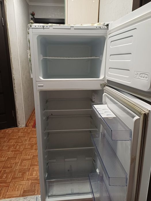 Продаётся холодильник буу