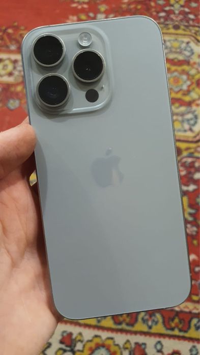 Iphone 15 pro  87 акб на 256 гб