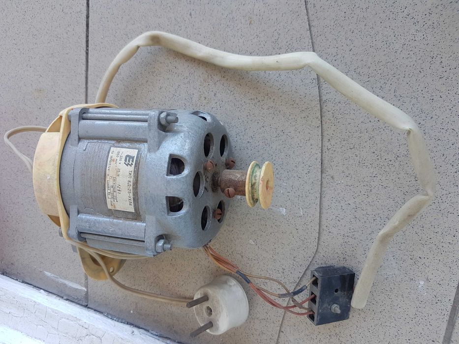 Электродвигатель 220В