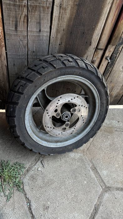 Продовам останали части за malaguti f12