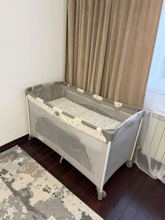 Продаю манеж-кровать Joie Allura