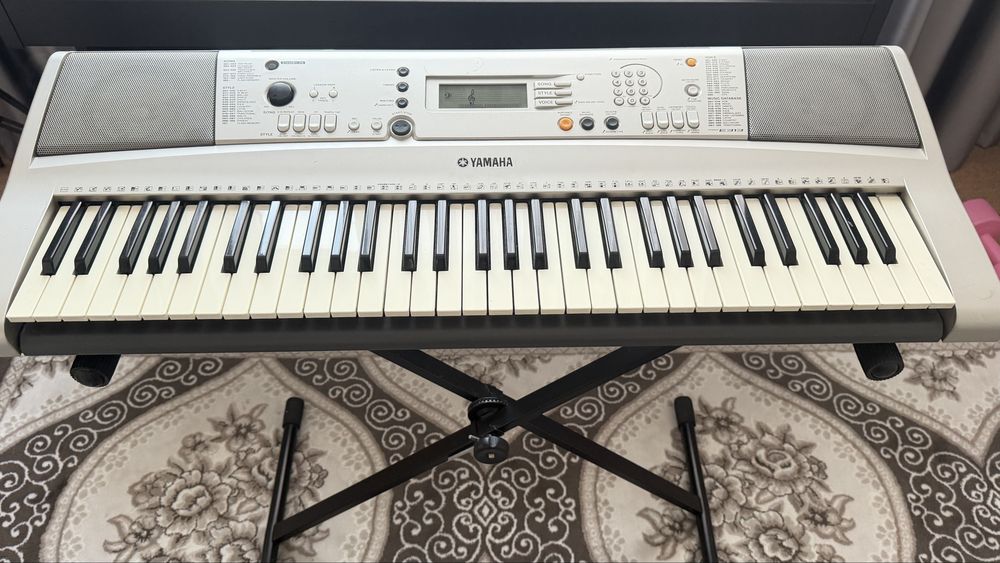 Yamaha PSR-E313 Синтезатор