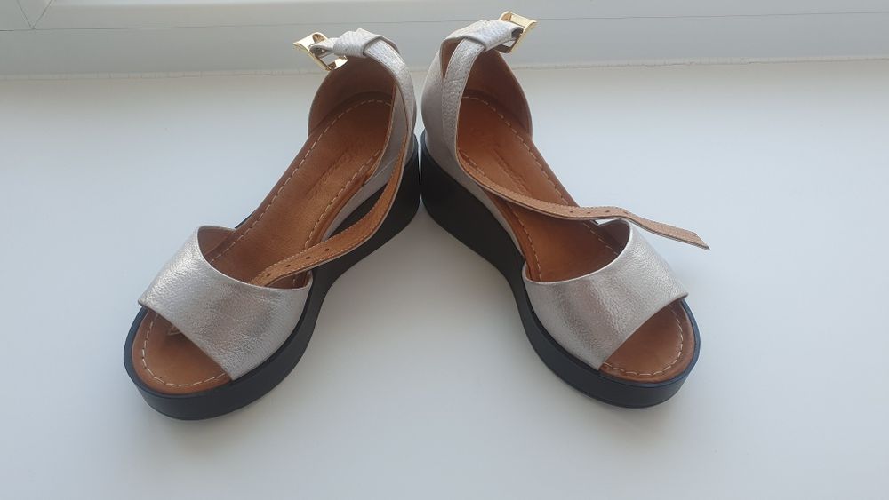 Босоножки летний р35 Новый