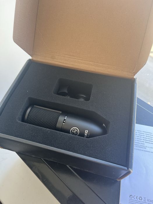 Студиный микрофон Akg p120