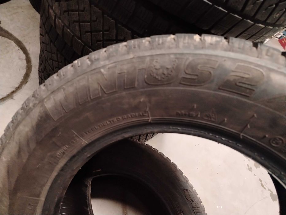 2бр.зимни гуми 215/65/16C Lassa