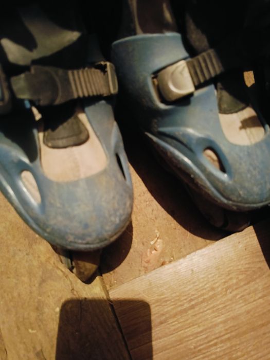 Роликовые коньки