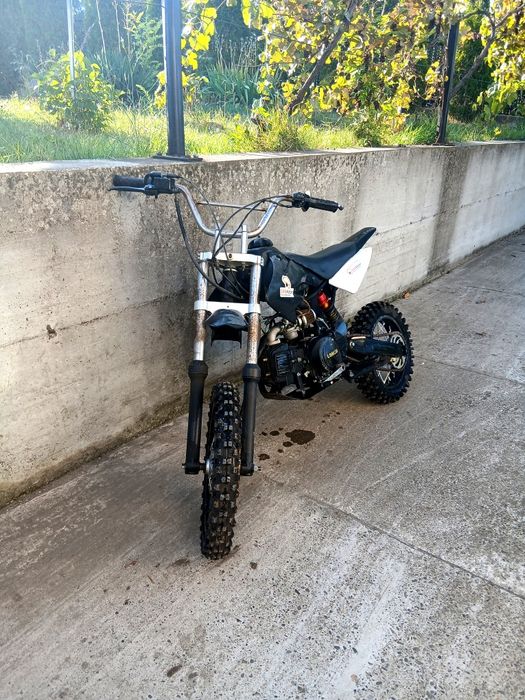Vând cross loncin 125